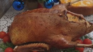 Запеченная утка в духовке с рисом и овощами. Утка в рукаве на праздник,праздничный стол, ужин