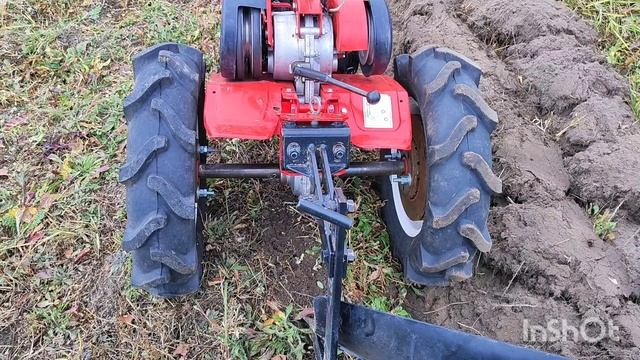 Мотоблок Агат. Осенняя пахота плугом, сезон 2025.