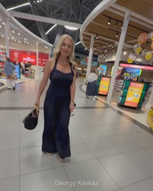 Бизнес-зал в Аэропорту Греции: Шведский стол, пробуем еду. Вылет на Миконос