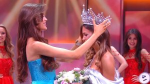 Шикарная Мисс Россия 2024 Валентина Алексеева надевает корону на Мисс Россия 2025 Анастасия Венза