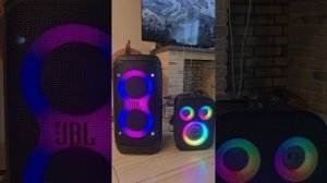 Тест колонок JBL Partybox 320 от сети 220 вольт запущена, 15% громкость - Tronsmart HALO 200 от акку