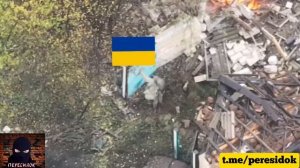 ВСУшники не заметили наклейку "Дом под охраной БПЛА" над дверью