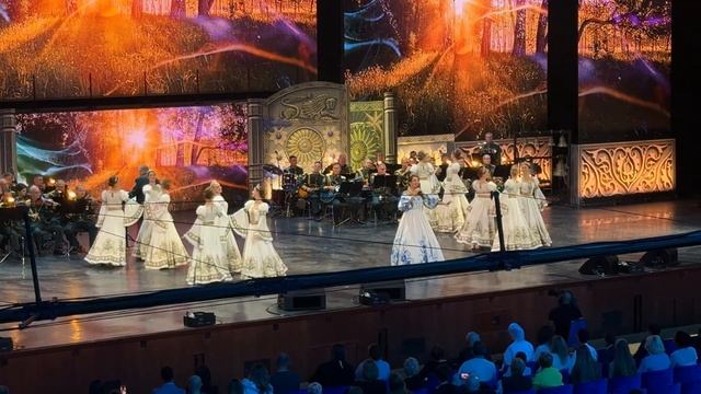 «Умывало красно солнышко» Екатерина Гусева и Творческий центр Ангелины Шкарупиной «Броско» 12.09.25 смотреть онлайн