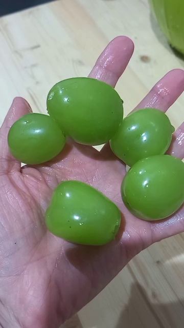 Виноград Шайн Мускат