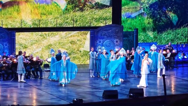 «Гляжу в озера синие» Александра Воробьева и Творческий центр Ангелины Шкарупиной «Броско» 12.09.25 смотреть онлайн