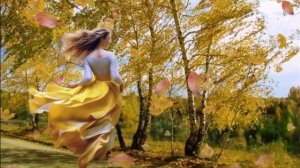 В подворотне осень с ветром танцевала