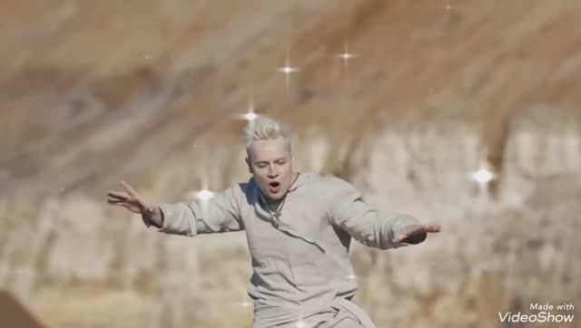 Я летаю во сне и в мечтах, словно птица, как ветер...Возвращаясь на землю, домой, в тихий вечер... смотреть онлайн