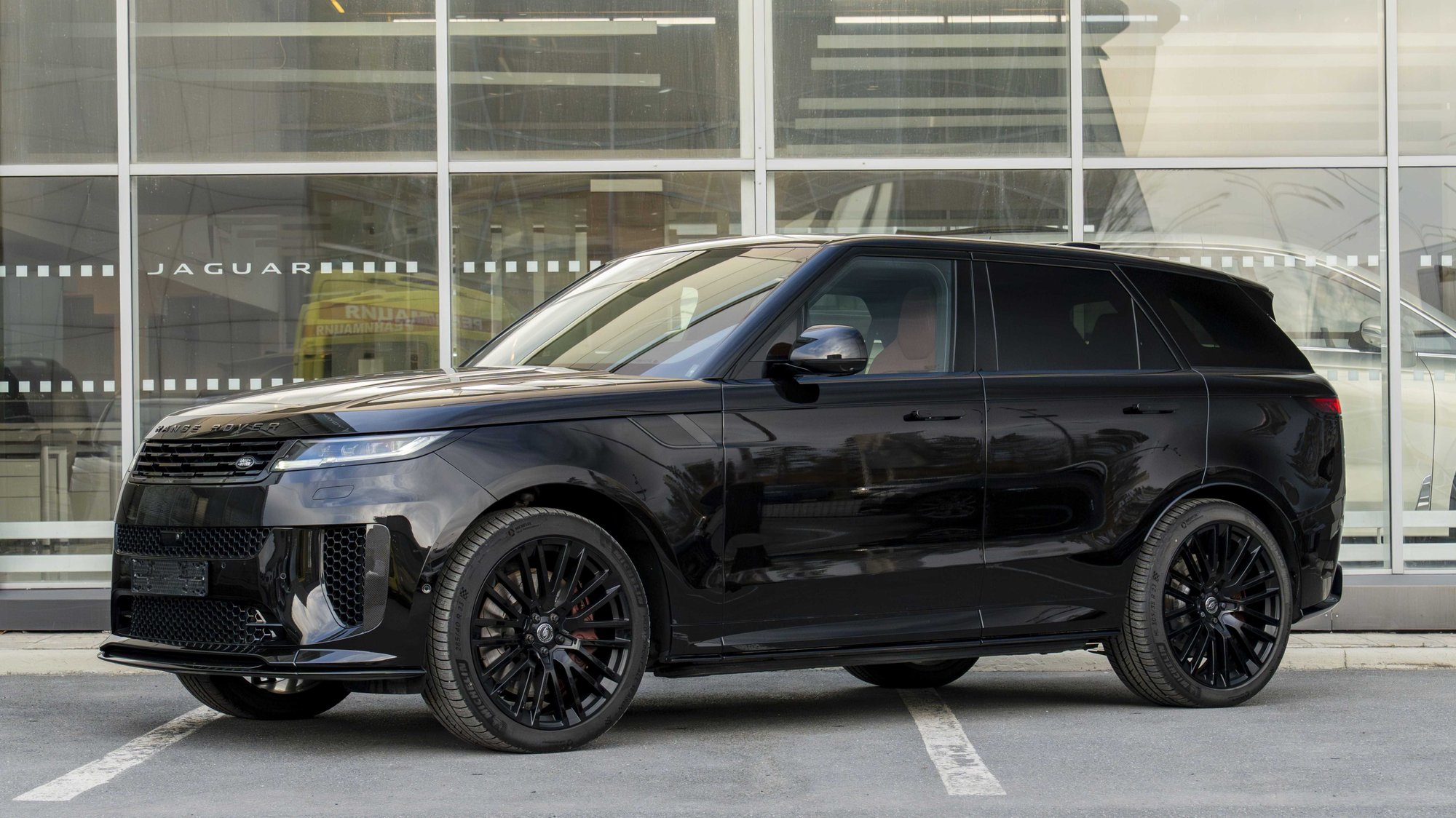 Land Rover Range Rover Sport SVR Edition One, 2024 смотреть онлайн