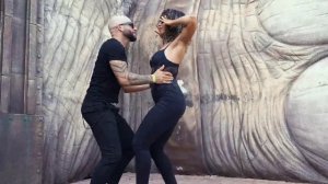 ОЧЕНЬ СТРАСТНАЯ ПЕСНЯ. ХОЧЕТСЯ СЛУШАТЬ НЕ ВЫКЛЮЧАЯ