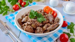 Куриная печень на сковороде жареная с луком