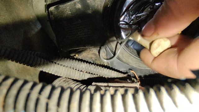 замена лампочки габаритов фар  НИВА ШЕВРОЛЕ