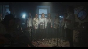 Бонд с кнопкой Интернационал