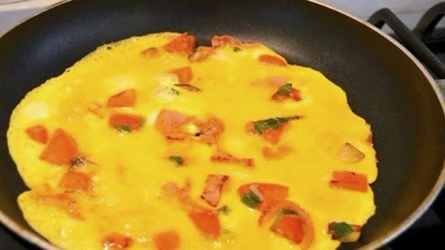 Омлет на сковороде