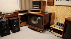 В мастерской №59. Работы с проигрывателями, реставрации.