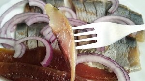 Рецепт малосольной селёдки дома очень просто и вкусно🐟