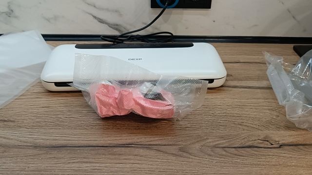 Вакуумный упаковщик DEXP DVS-120 тест с мягкой игрушкой смотреть онлайн