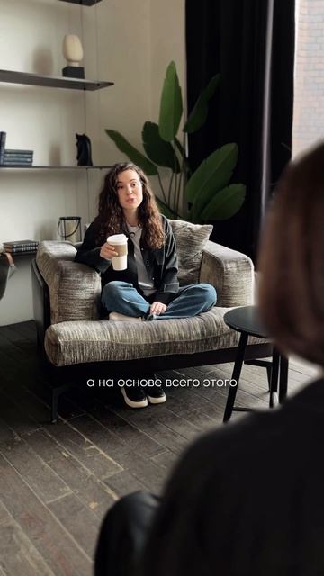 Когда подруга устроилась в Газпром, а ты до сих пор ждёшь отклик с Hh😅