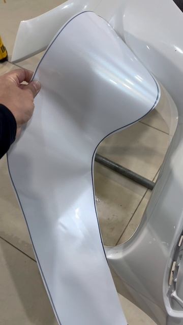 Почему ты не смог оклеить этот бампер ?