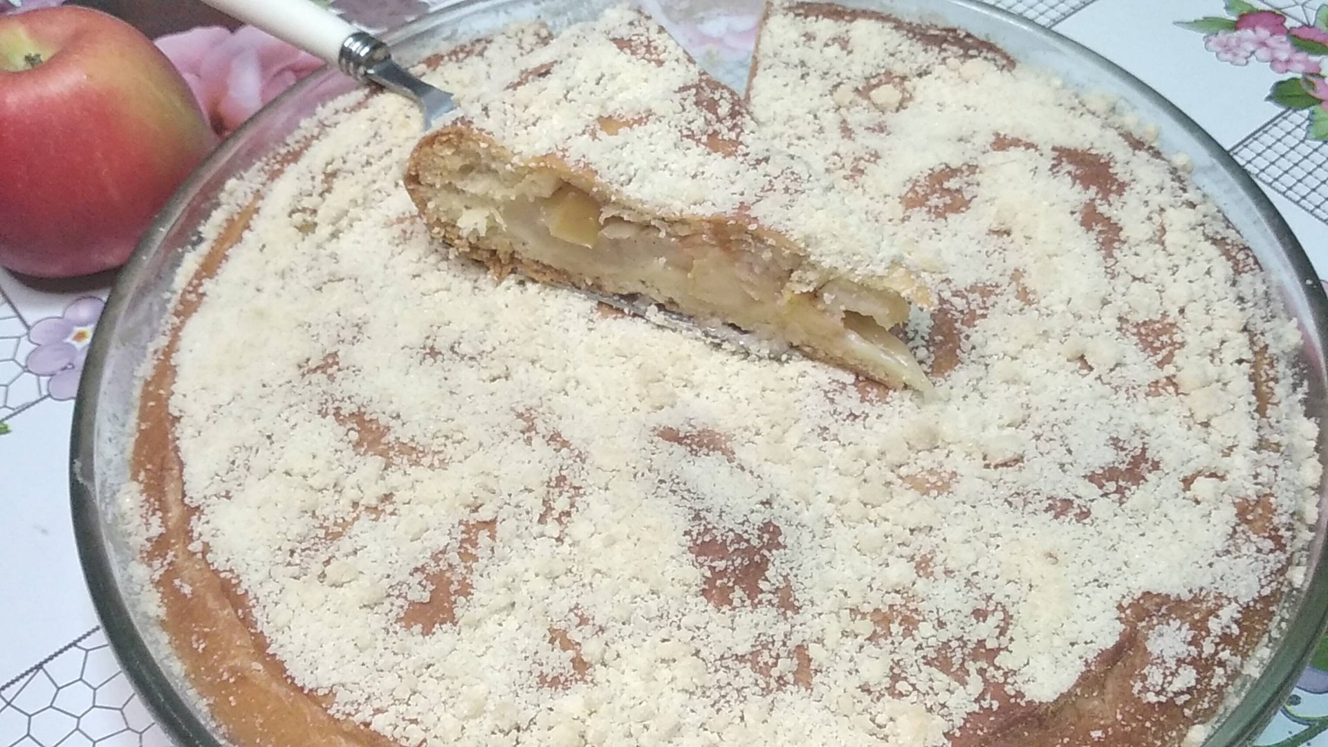 Пирог с яблоками - символ домашнего уюта, тепла и спокойствия 🍏🤗. смотреть онлайн