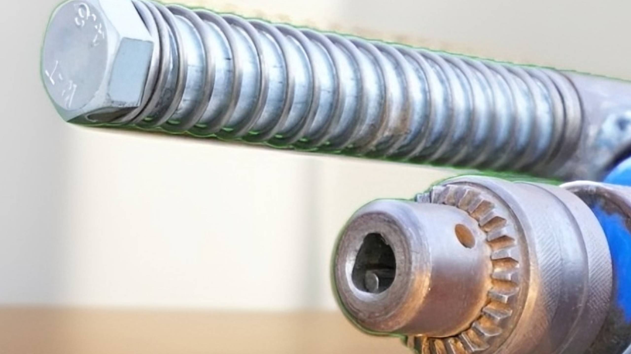 Как сделать СТАНИНУ ДЛЯ ДРЕЛИ за 10 минут: Простой станок своими руками из подручных материалов! смотреть онлайн