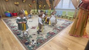 Танец с ленточками в яслях. Солнечные лучики