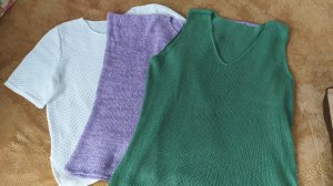 НУ ВОТ НАВЯЗАЛА СРАЗУ  ТРИ ФУТБОЛКИ.( архив)