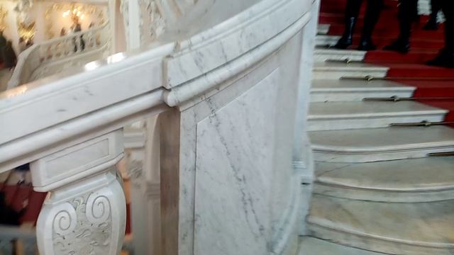 Санкт-Петербург - Эрмитаж . Звёздный странник ищет девушку для походов по музеям и не только) смотреть онлайн