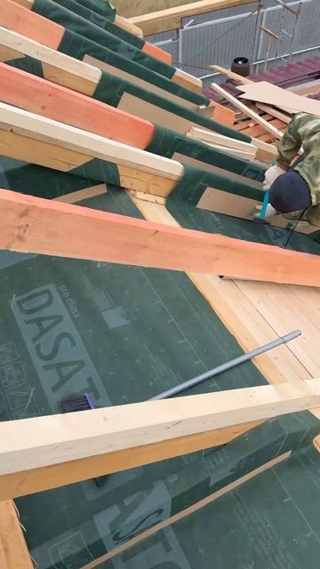 🏠🏠 Выполняем работы по реконструкции кровлиМонтаж адаптивной пароизоляции. смотреть онлайн