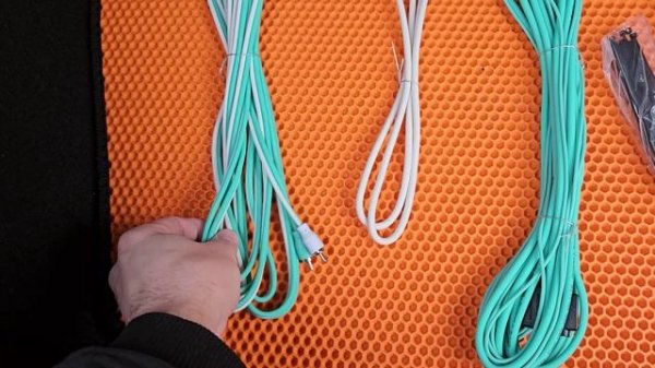 установка сабвуфера DL-Audio Barracuda 12A V.2 в OMODA S5GT