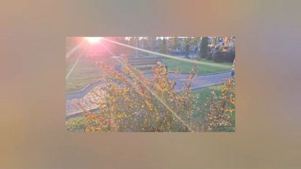 Walks along city streets @Ella Fitzgerald - Summertime