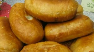 Пирожки с мясным фаршем.У них такая корочка, приятное тесто и начинка.