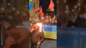 Владимир Родивилов, сл. Михаил Дьяконов - Треснул колокол церкви старой