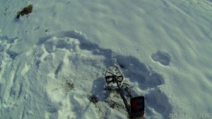 Металлоискателе Minelab X-Terra PRO в снегу и заброшенной деревне