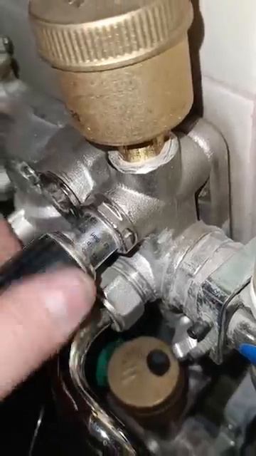 Опять НЕ ГРЕЕТ ТЕПЛЫЙ ПОЛ? ЧТО ДЕЛАТЬ ТЕПЛЫЙ ПОЛ НЕ ГРЕЕТ? смотреть онлайн