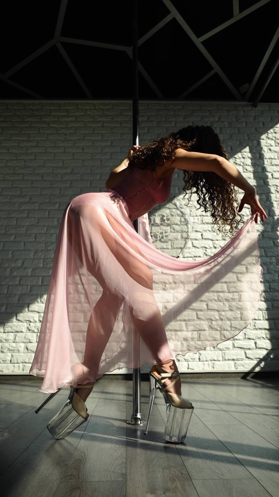 Why do you cry? - Thomas Anders (acoustic piano), exotic pole dance choreo, improvisation
