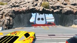 ГИГАНТСКИЕ ОГРОМНЫЕ НОГИ ПРОТИВ СИЯЮЩИХ АВТОМОБИЛЕЙ ЗА РУЛЕМ В БИМКЕ