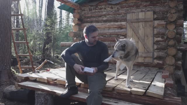 ПОСТРОИЛИ БАНЮ В ЛЕСУ, КОТОРАЯ НЕ ДЕРЖИТ ТЕПЛО. ТЕПЛОВИЗОР ВЫЯВИЛ КОСЯКИ. смотреть онлайн