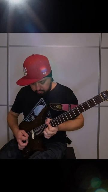 Queen - We will rock you (solo) #guitar #guitarcover #queen #wewillrockyou смотреть онлайн