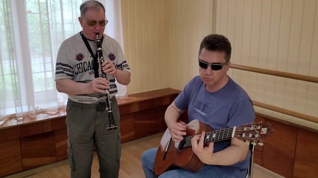 Цветущий май