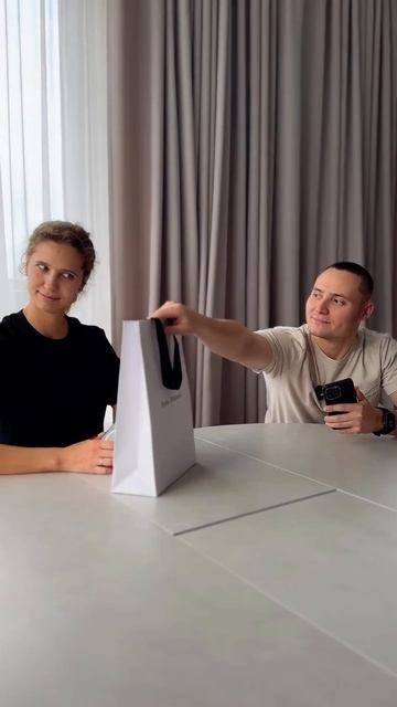 😂Мы всё с телефонами! смотреть онлайн