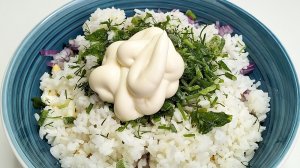 Рецепт салата из рыбных консервов с рисом🥗