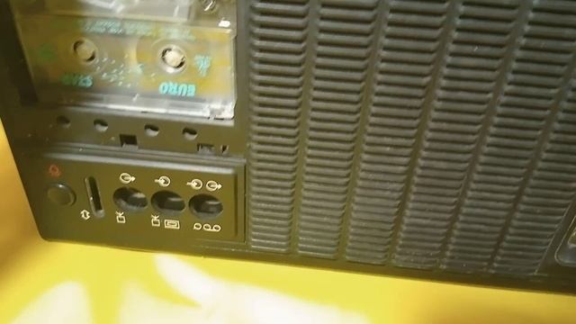 Кассетная магнитола Ореанда 201. Включается, требует ремонта. Лот 06957М