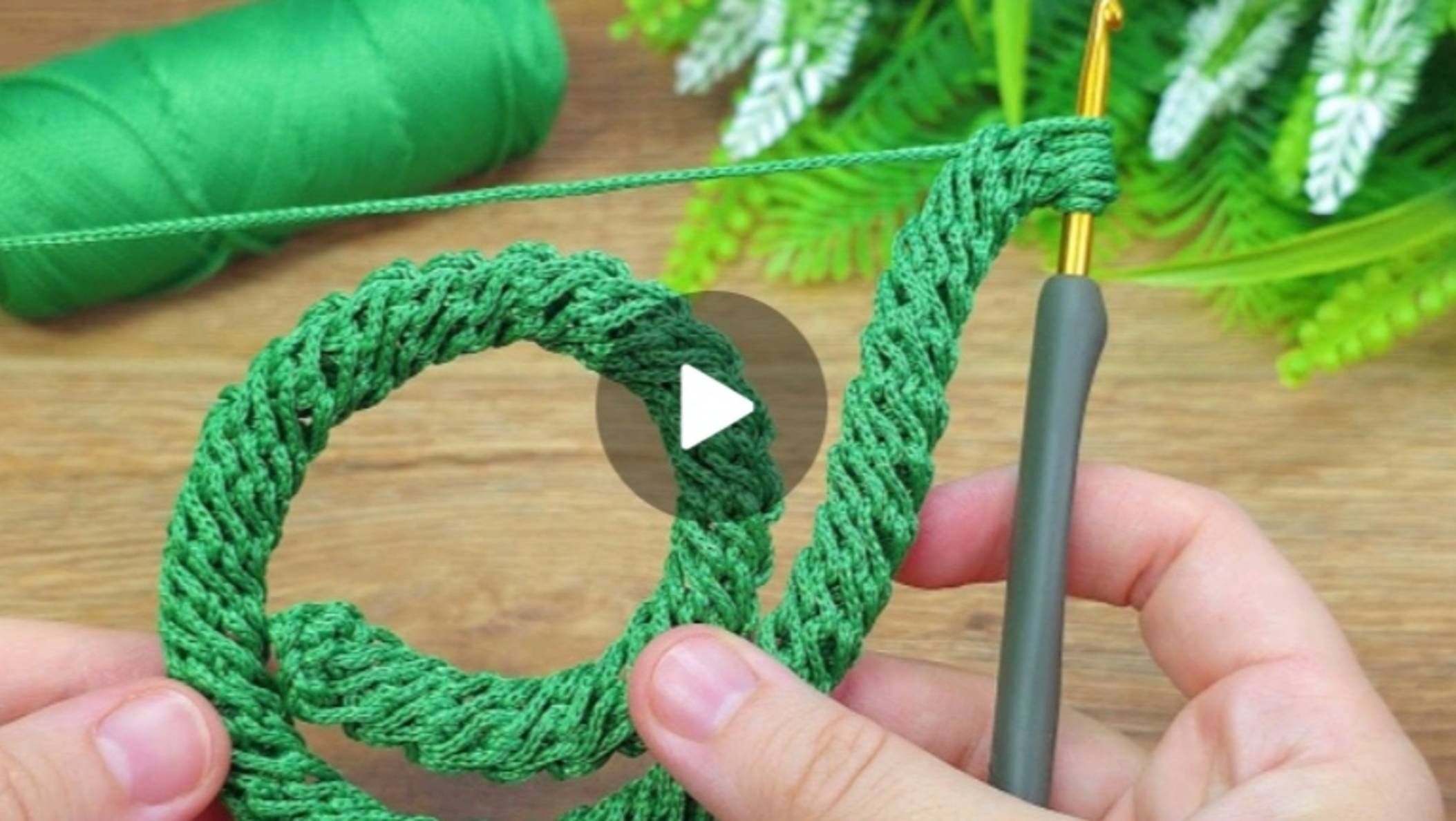 Шнур крючком😍 #всевжизнисвязано #все_в_жизни_связано #вязаниекрючком смотреть онлайн