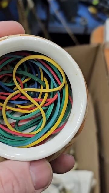 Это хотели выкинуть на свалку смотреть онлайн