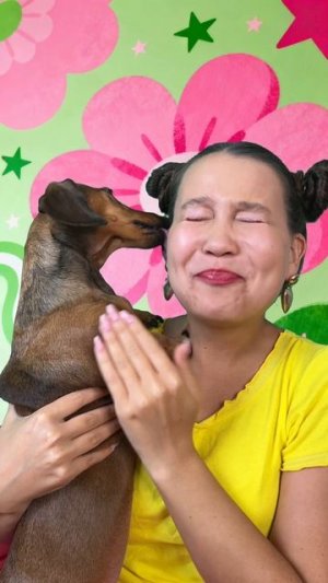 ЭЛИ СЕКРЕТНИЧАЕТ