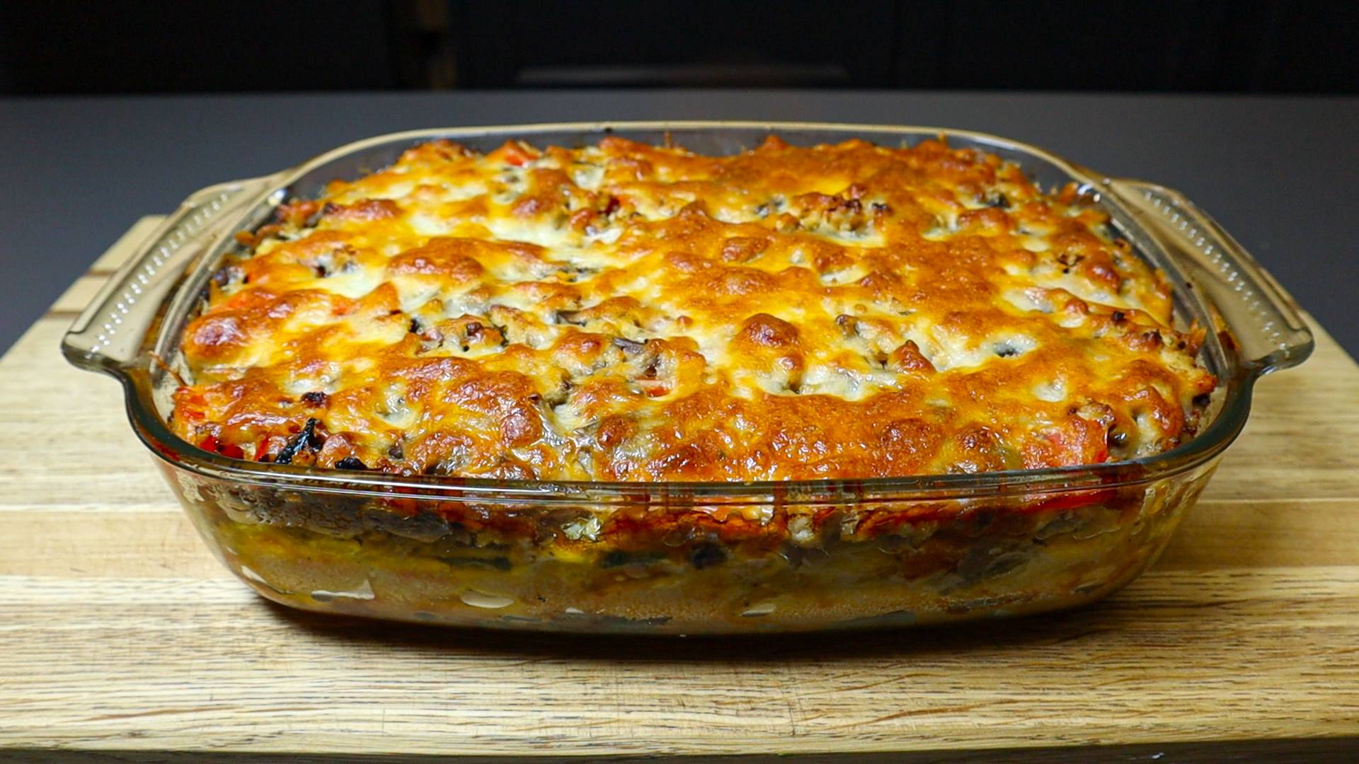 Если у вас есть картофель, приготовьте этот вкусный ужин. Просто и аппетитно.