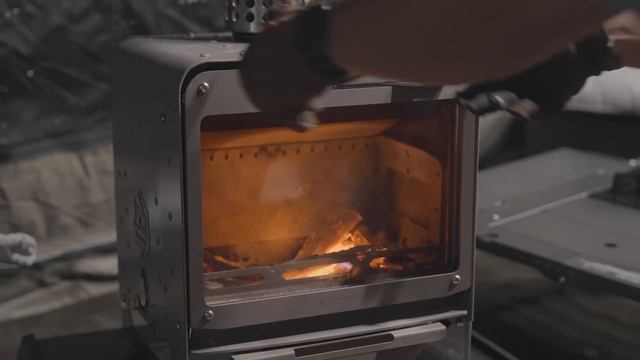 Кемпинг в сильный снегопад с моей собакой . 2-комнатная надувная палатка . Дровяная печь ASMR смотреть онлайн