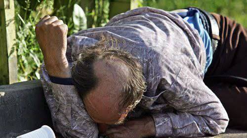 Лучше БЫТЬ БОМЖОМ и спать на ТРУБАХ чем РАБОТАТЬ на НЕЛЮБИМОЙ РАБОТЕ