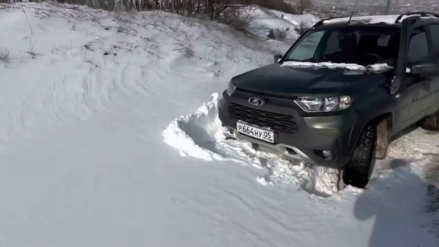 На ниве Тревел по сугробам #дагестан #нива #travel #niva #niva #offroad #махачкала #тревел #туризм смотреть онлайн