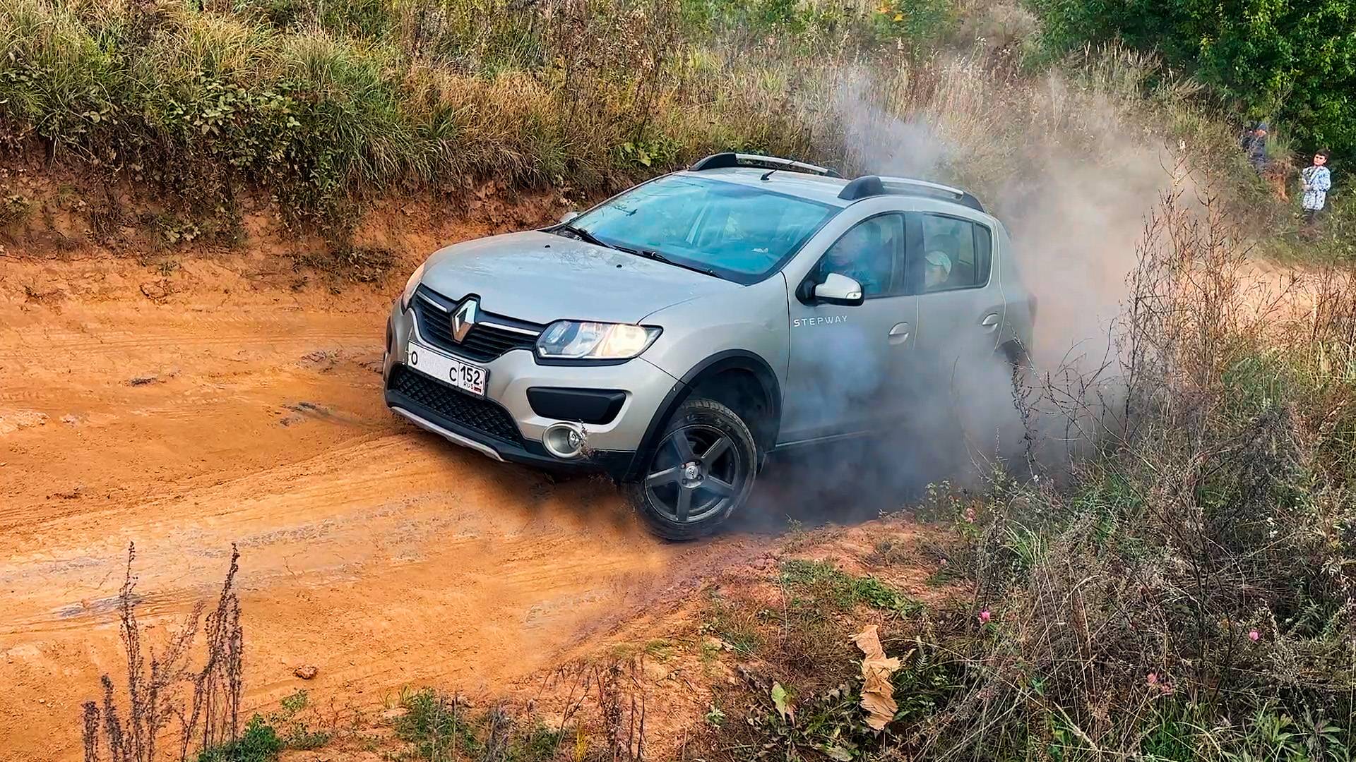 ОБЪЕЗД ПРОБКИ! Дед жжет резину и никого не слушает смотреть онлайн